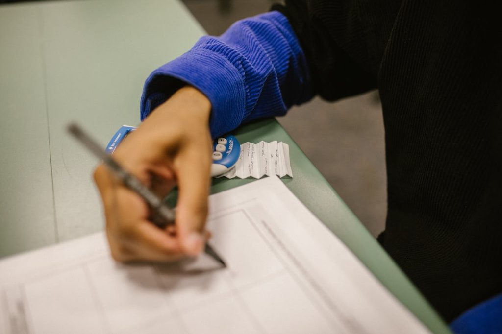 estudiante aplicando método Cornell